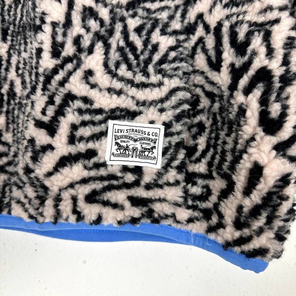 Levi's Zebra Print Sherpa Quarter Zip Sweatshirt - Picture 6 of 8